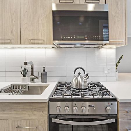 Sophisticated Studio Apartment With Modern Kitchen - Oakdale Od2 Rep Chicago Exteriör bild
