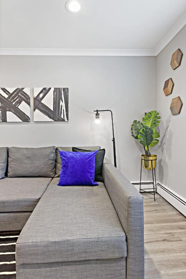Sophisticated Studio Apartment With Modern Kitchen - Oakdale Od2 Rep Chicago Exteriör bild
