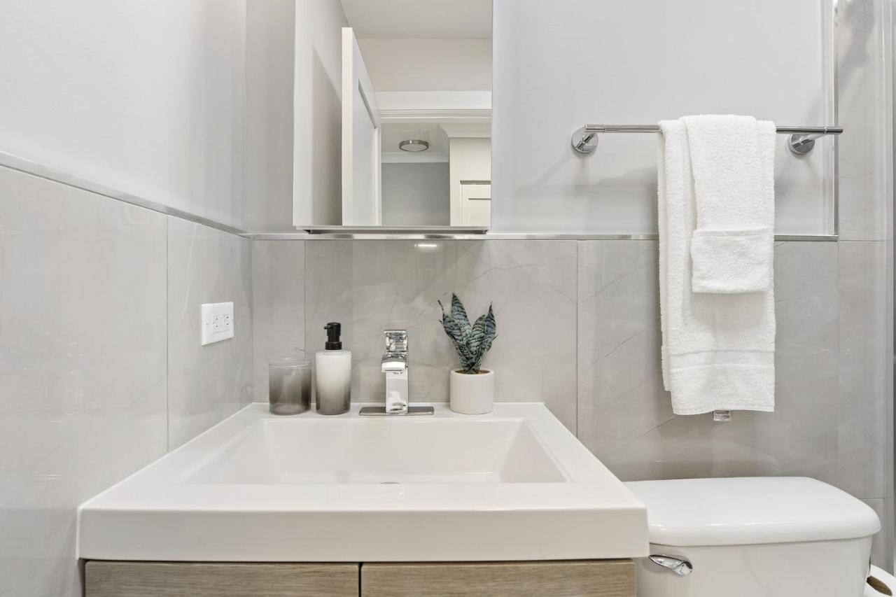 Sophisticated Studio Apartment With Modern Kitchen - Oakdale Od2 Rep Chicago Exteriör bild